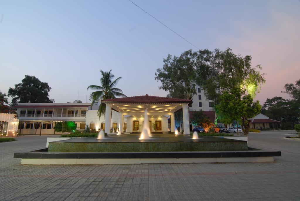 Chanakya Bnr Hotel Ranchi Esterno foto