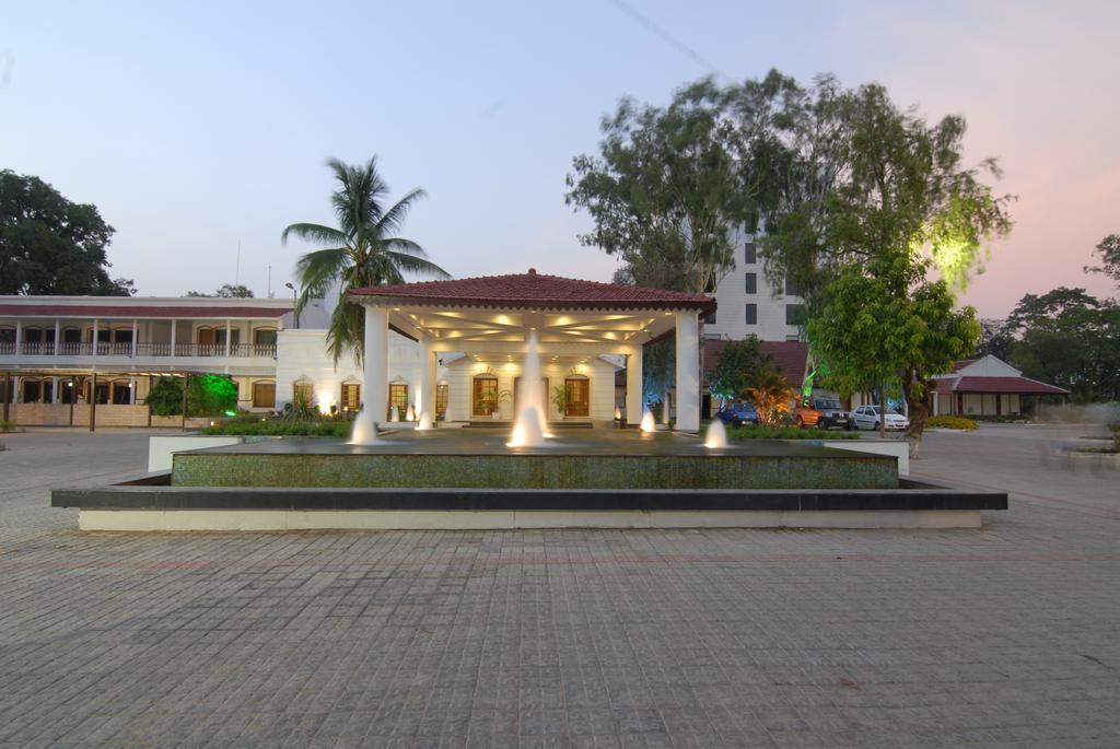 Chanakya Bnr Hotel Ranchi Esterno foto